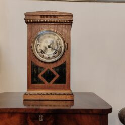 Tischuhr Kaminuhr Neoklassizismus Jugendstil um 1900 Eiche gemarkt JR