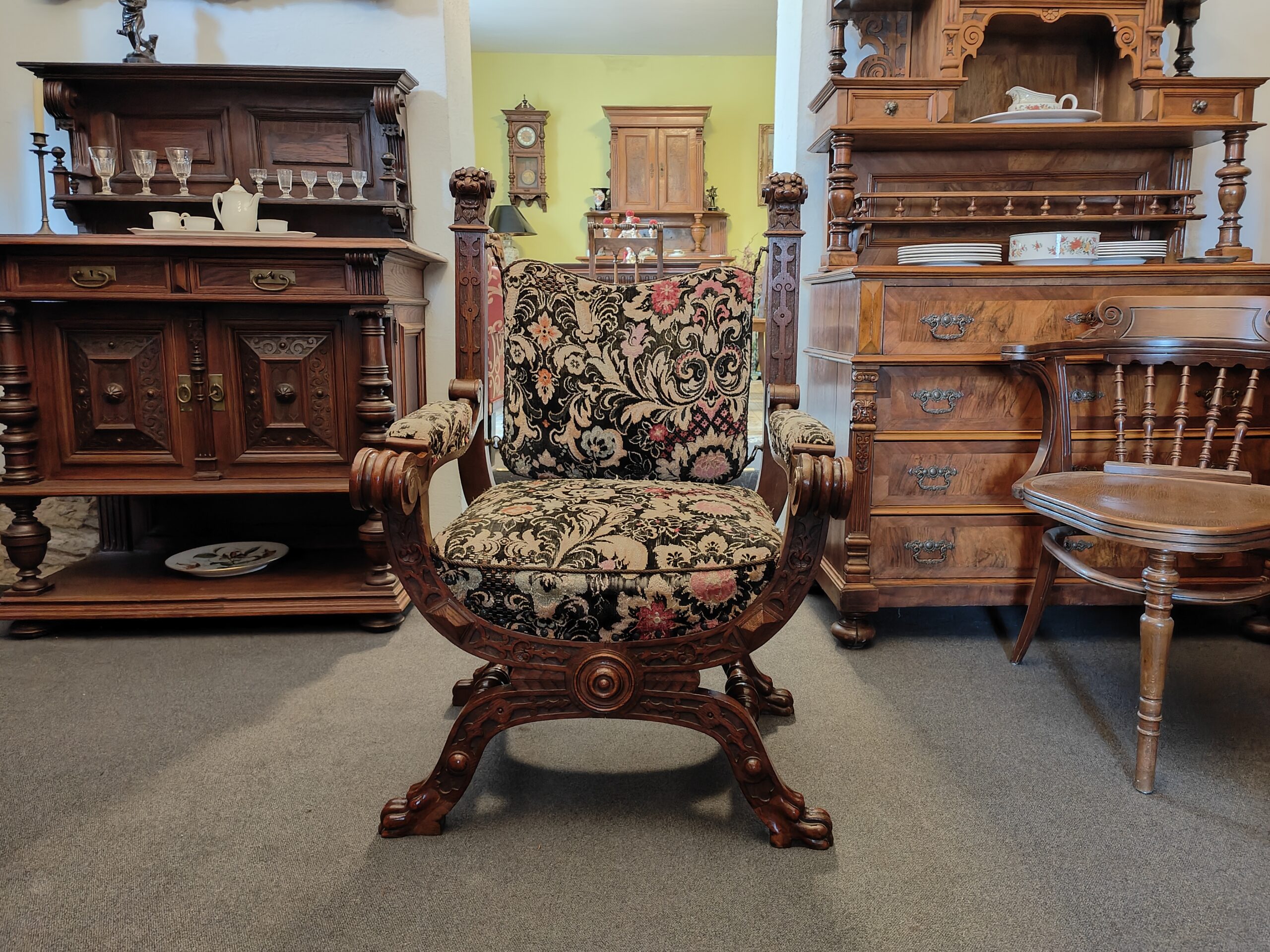 Mächtiger Lutherstuhl Scherensessel Dantesca Gründerzeit 1880 Eiche antik