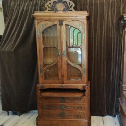 Bibliotheksschrank Eiche Fa. Moritz Ballin signiert Schnitzereien Jagdmotive