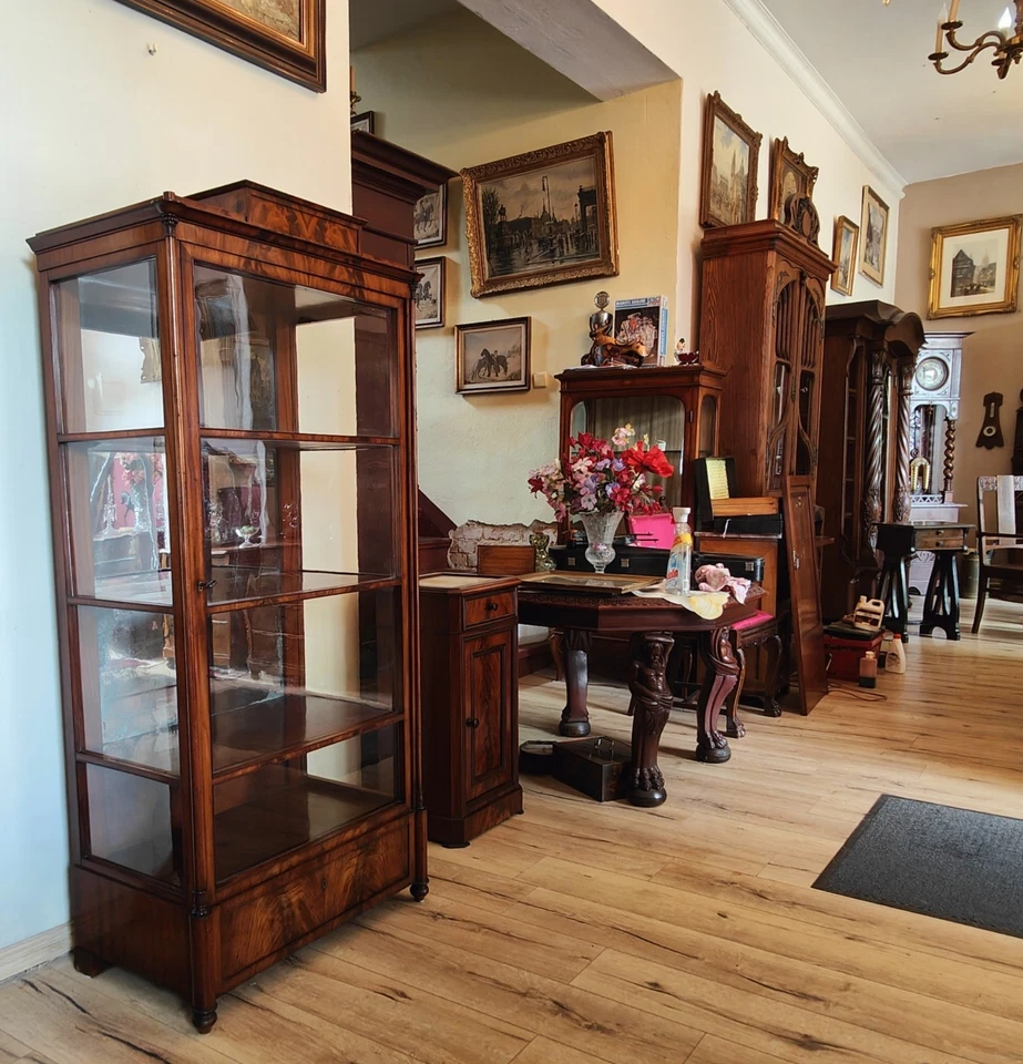 Biedermeier Vitrine Glasschrank Drei Seiten Glas mit Spiegel Mahagoni um 1839 – Bild 12
