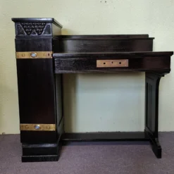 Jugendstil Schreibtisch Sekretär mit Messing Elementen Stil der Sezession dunkel