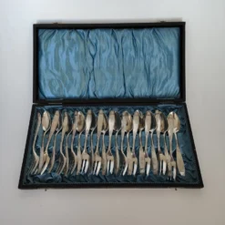 Set Zwölf Silberne Kuchengabeln und zwölf Kaffee Löffel Jugendstil 800er Silber