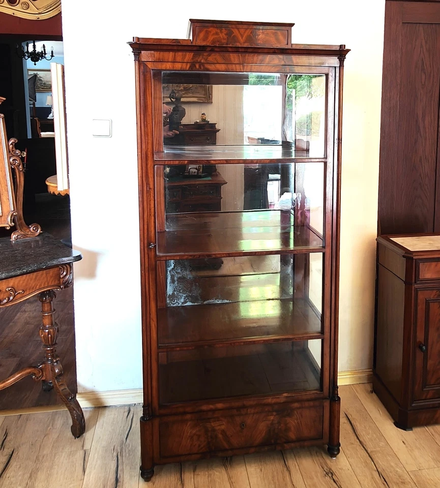 Biedermeier Vitrine Glasschrank Drei Seiten Glas mit Spiegel Mahagoni um 1839 – Bild 7