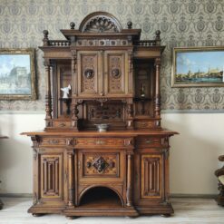 Buffets und Schränke