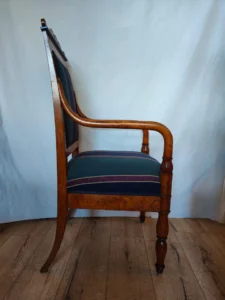 Biedermeier Empire Armlehnstuhl Sessel Fauteuil in Esche um 1820
